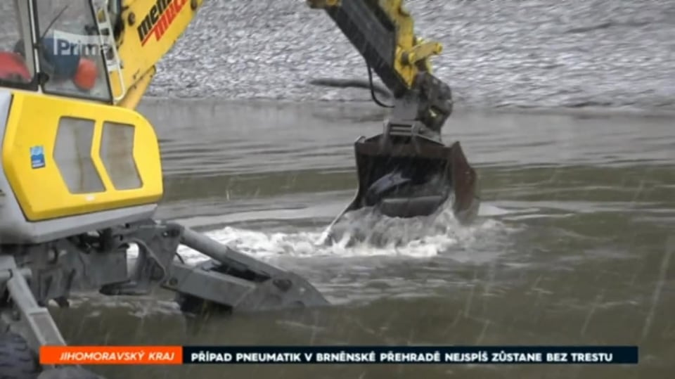 10. 5. 2018 ZPRÁVY: PŘÍPAD PNEUMATIK V BRNĚNSKÉ PŘEHRADĚ NEJSPÍŠ ZŮSTANE BEZ TRESTU